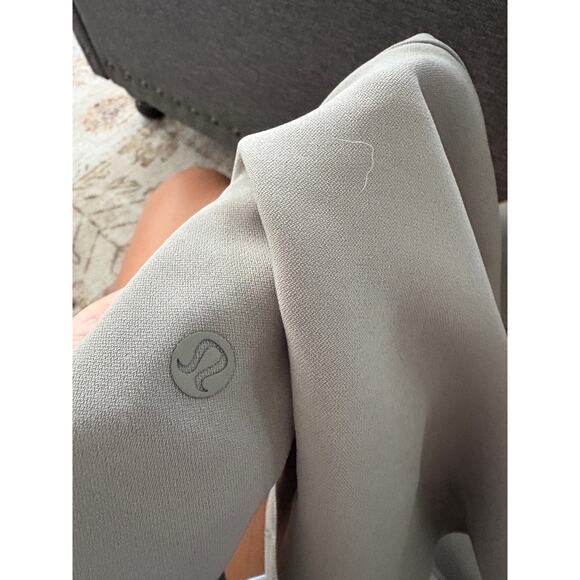 On the Fly Crop Woven Lulu Lemon - Picture 8 of 8